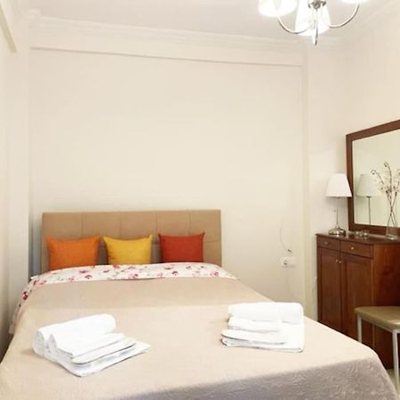 Crimson Suite: 1-Bedroom Apartment In Θεσσαλονίκη Εξωτερικό φωτογραφία