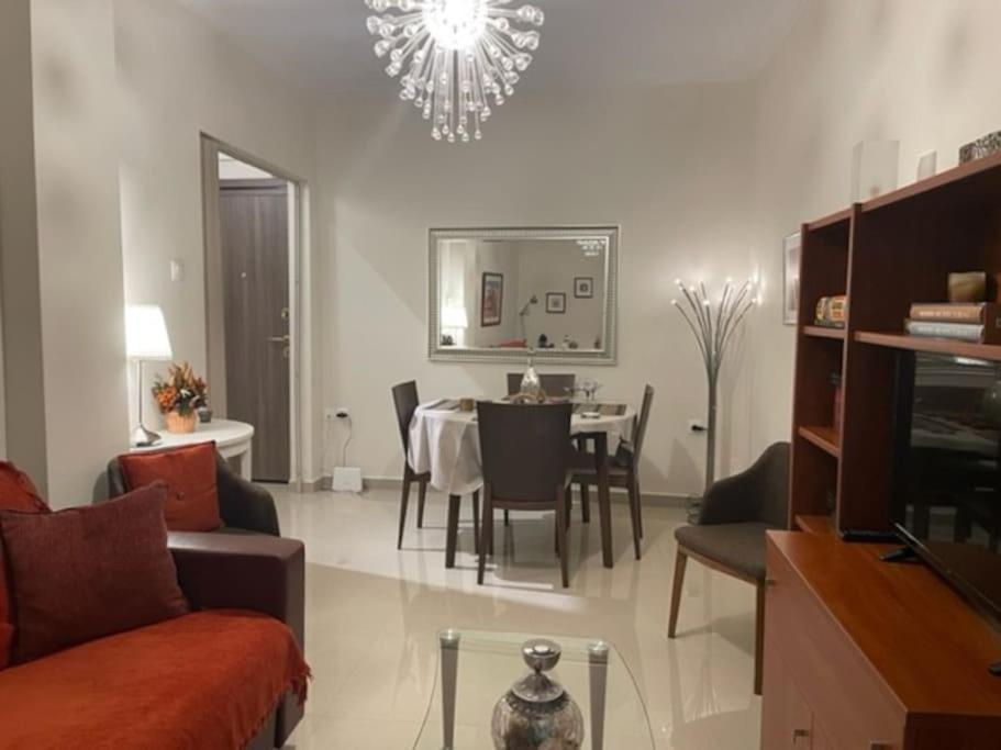 Crimson Suite: 1-Bedroom Apartment In Θεσσαλονίκη Εξωτερικό φωτογραφία