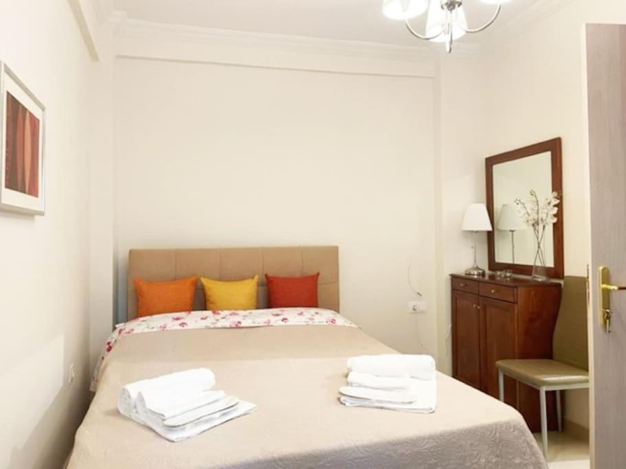Crimson Suite: 1-Bedroom Apartment In Θεσσαλονίκη Εξωτερικό φωτογραφία